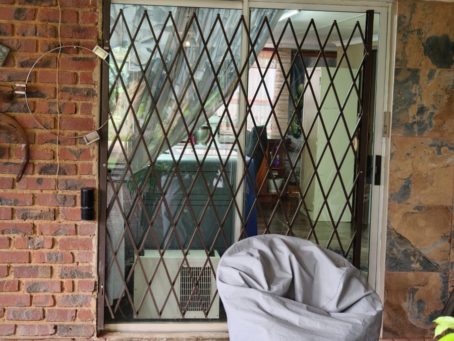 3 Bedroom Property for Sale in Ifafi North West